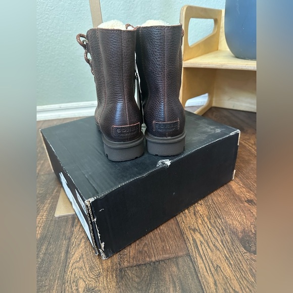 SOREL | Phoenix Short Lace Cozy Boot - Picture 9 of 12